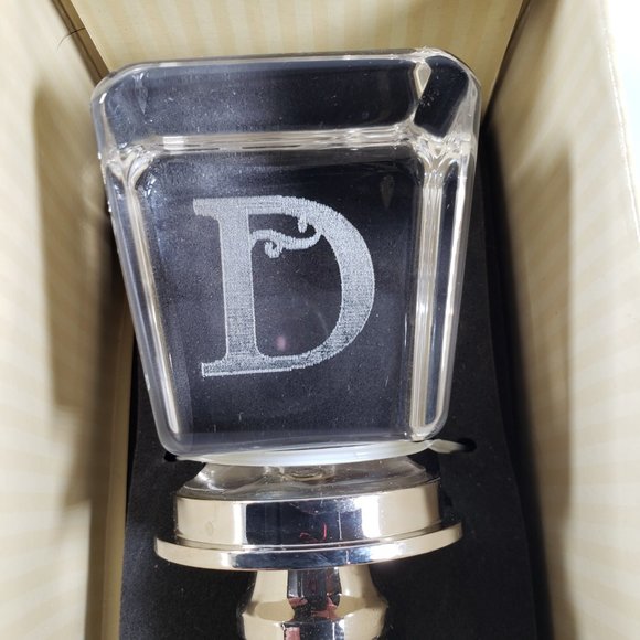 NEW Cypress Home Wine Bottle Stopper Monogram "D" Glass on Gold Colored Metal - Picture 2 of 3